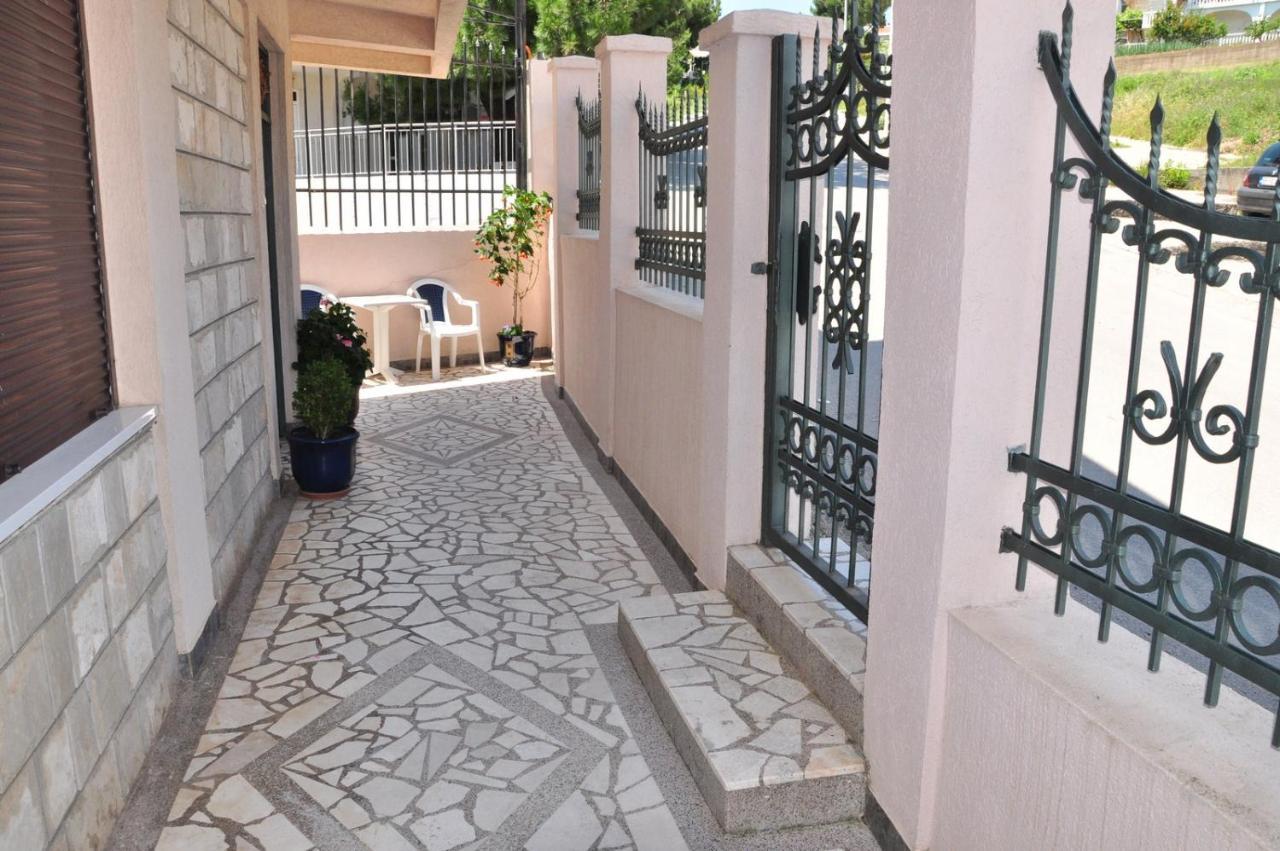 Comfort Apartments Бар Екстериор снимка