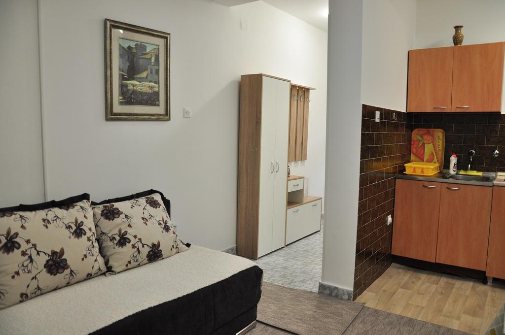 Comfort Apartments Бар Екстериор снимка