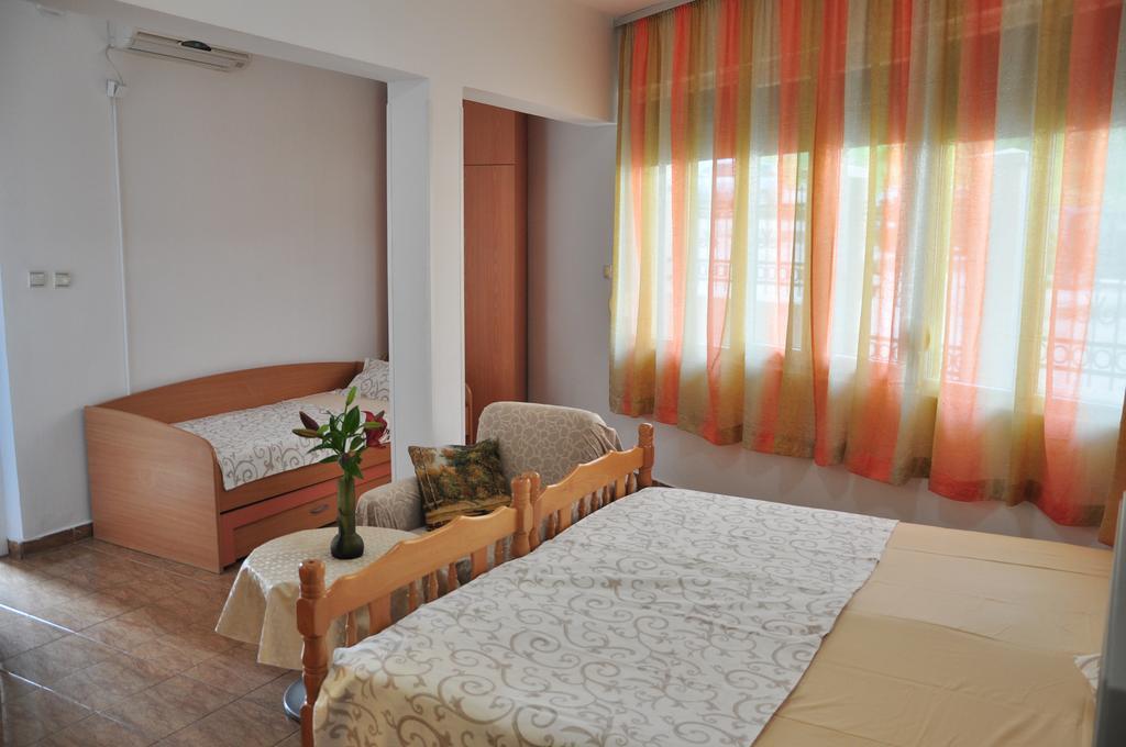 Comfort Apartments Бар Екстериор снимка